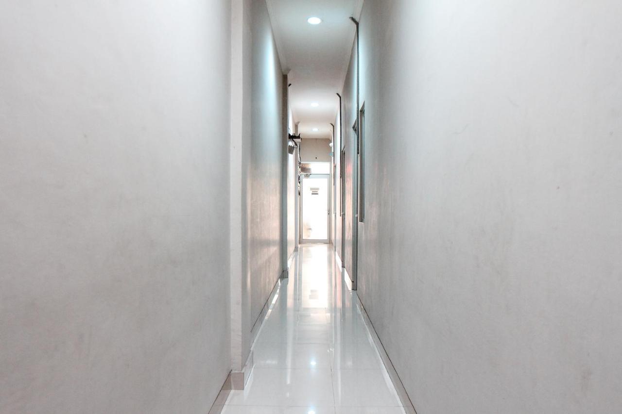 Oyo 383 Env Residence Джакарта Екстериор снимка