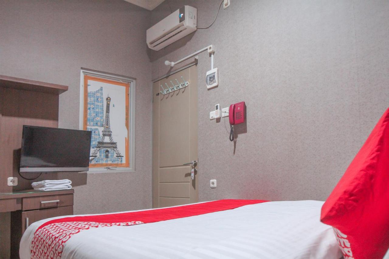 Oyo 383 Env Residence Джакарта Екстериор снимка