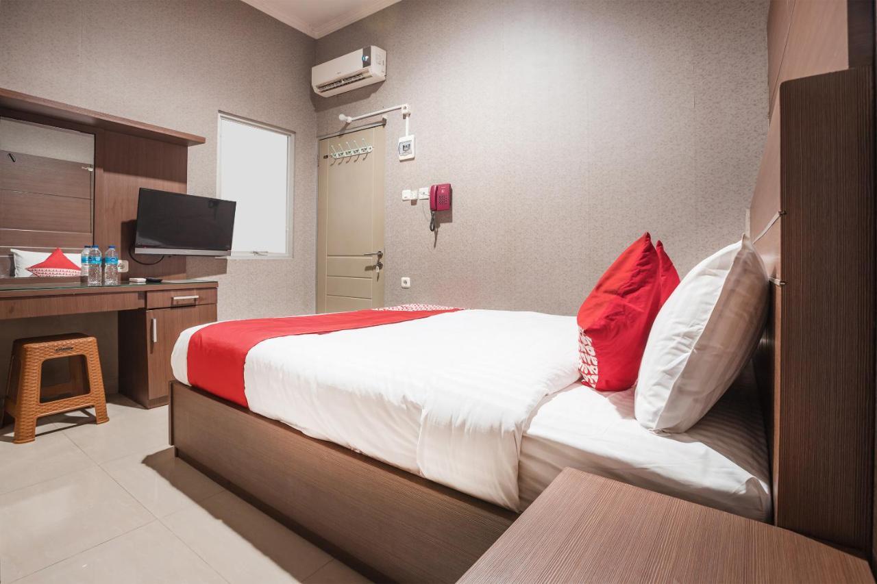 Oyo 383 Env Residence Джакарта Екстериор снимка